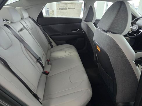New 2026 Hyundai Elantra Limited FWD image 36