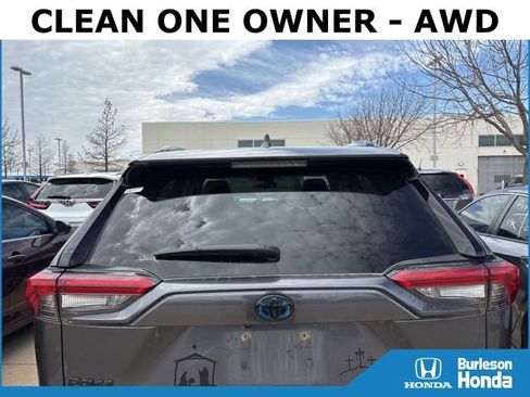 Used 2023 Toyota RAV4 XLE Premium image 5