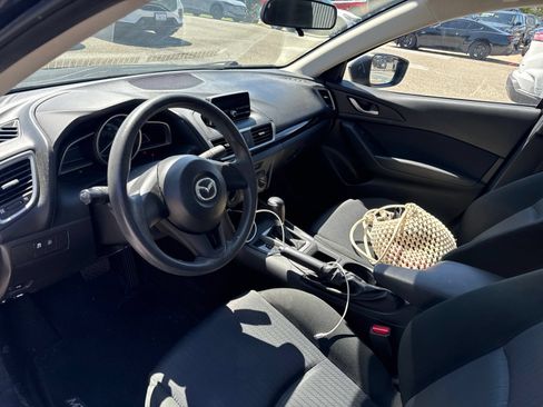 Used 2014 MAZDA MAZDA3 i SV FWD image 11