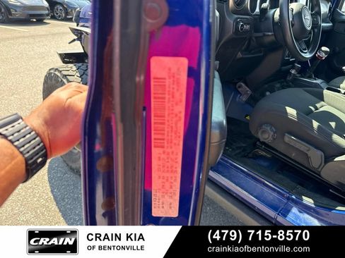 Used 2018 Jeep Wrangler Sport AWD/4WD image 17