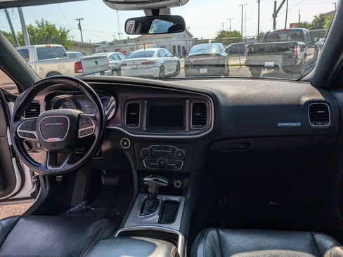Used 2020 Dodge Charger SXT w/ Leather Interior Group RWD image 14