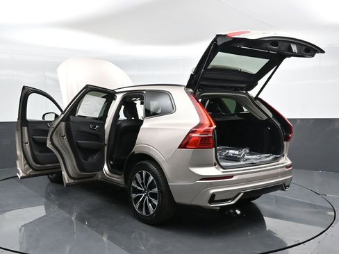 New 2025 Volvo XC60 B5 Core w/ Protection Package Premier AWD/4WD image 47