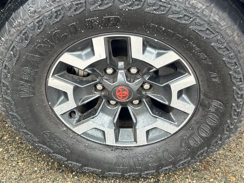 Certified 2023 Toyota Tacoma TRD Off-Road AWD/4WD image 15