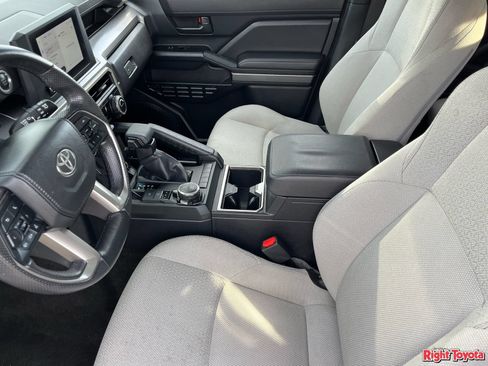Certified 2025 Toyota 4Runner SR5 AWD/4WD image 21