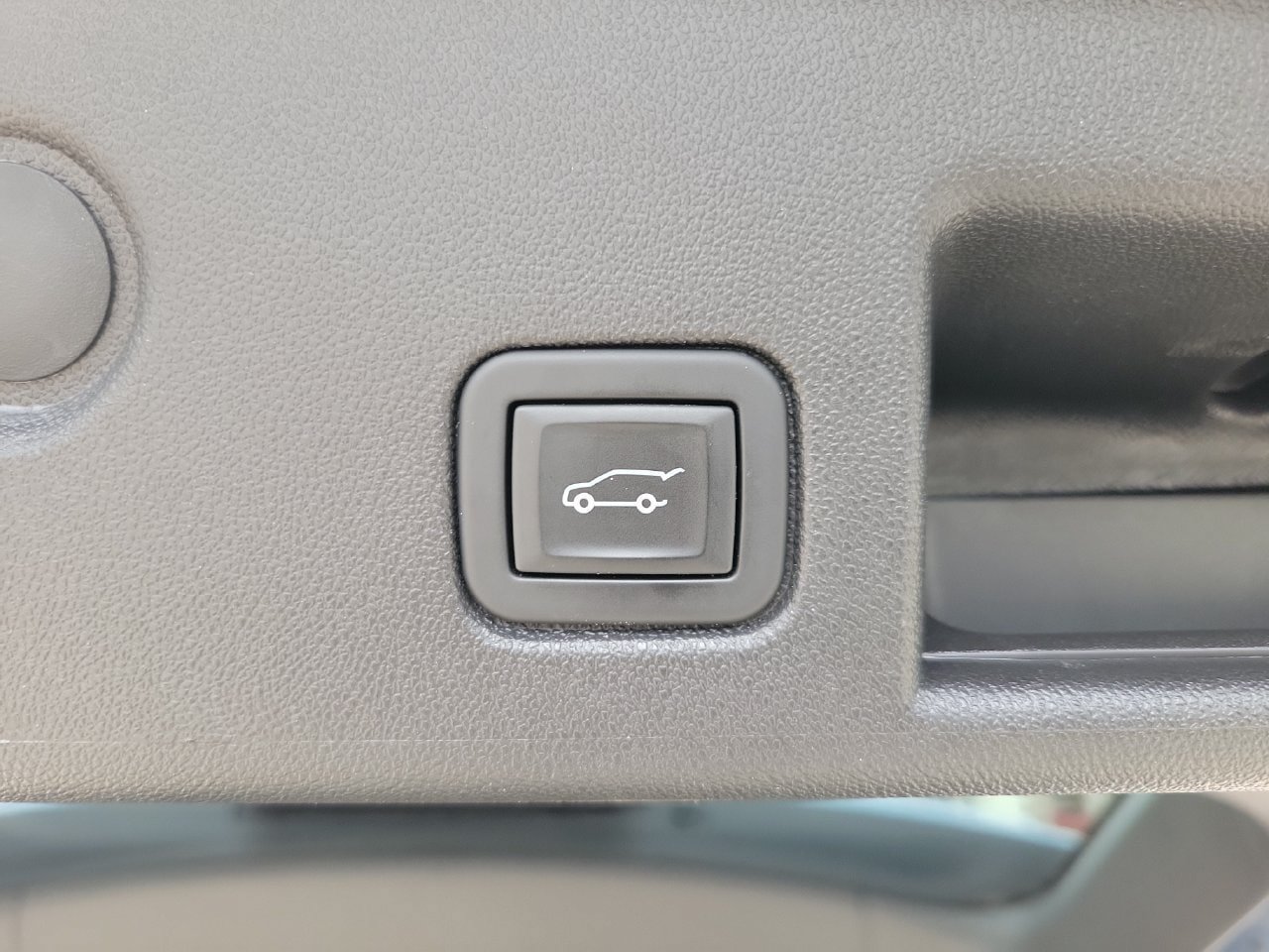 Certified 2024 Chevrolet Equinox RS FWD image 9