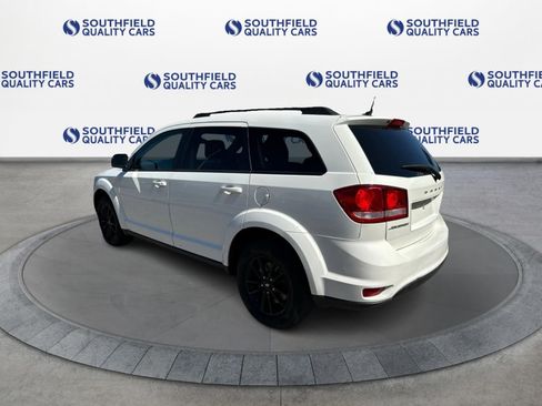 Used 2019 Dodge Journey SE w/ Connectivity Group FWD image 4