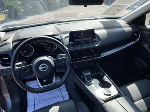 Used 2022 Nissan Rogue SV w/ SV Premium Package AWD/4WD image 17