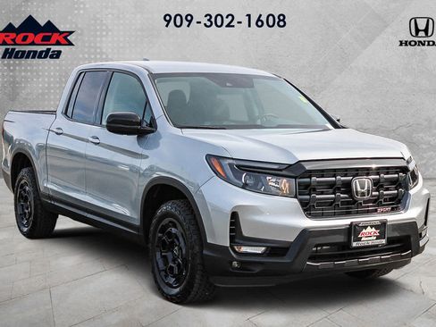 Certified 2025 Honda Ridgeline Sport+ image 3