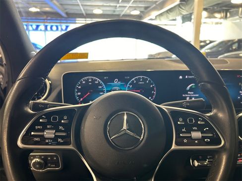 Used 2021 Mercedes-Benz GLA 250 4MATIC image 11