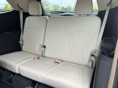 Used 2024 Buick Enclave Essence w/ Experience Buick Package AWD/4WD image 6