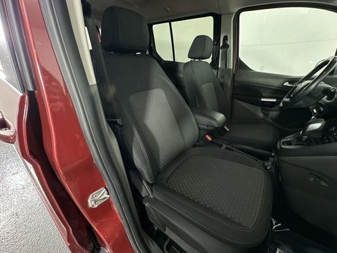 Used 2019 Ford Transit Connect XLT w/ Driver-Assist Package image 31