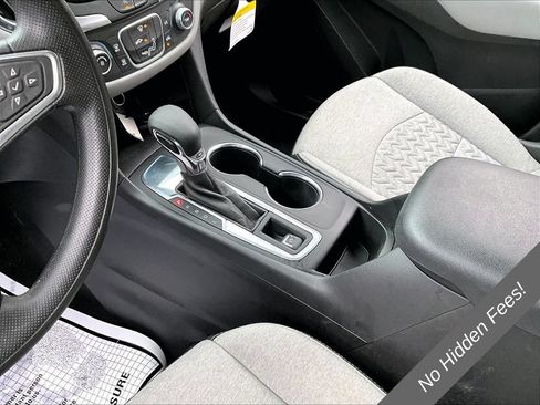 Used 2022 Chevrolet Equinox LS FWD image 12