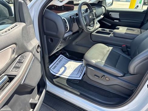 Used 2025 Ford Expedition Max Active AWD/4WD image 10