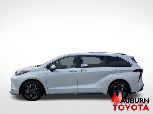 New 2026 Toyota Sienna Platinum AWD/4WD image 4