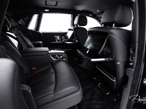 Used 2022 Rolls-Royce Phantom Sedan image 46