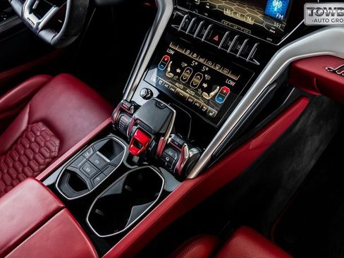 Used 2020 Lamborghini Urus AWD/4WD image 28