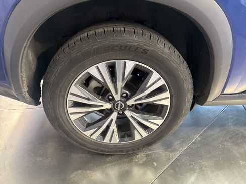 Used 2023 Nissan Rogue SV FWD image 16