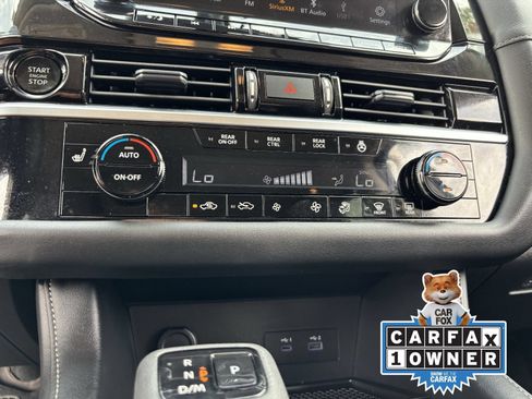 Used 2025 Nissan Pathfinder SL FWD image 26