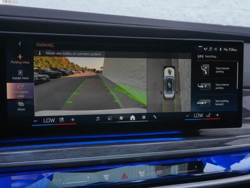 Used 2023 BMW i7 xDrive60 AWD/4WD image 26