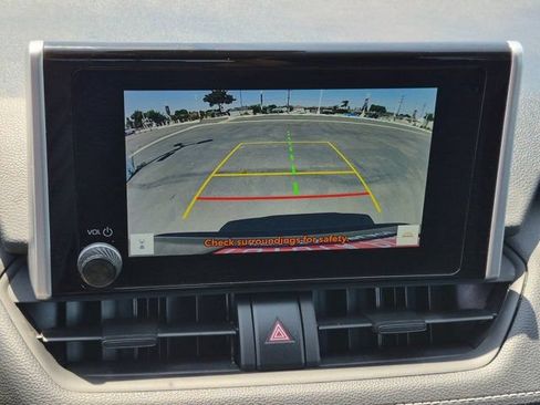 Used 2025 Toyota RAV4 XLE FWD image 22
