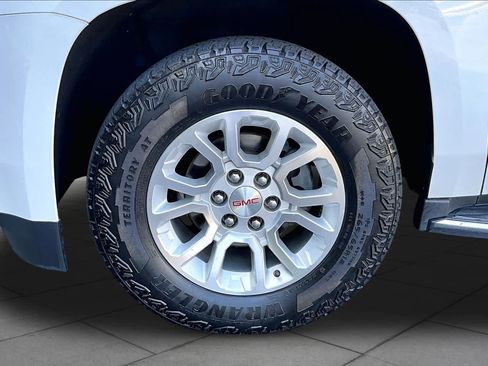 Used 2017 GMC Yukon SLT RWD image 11