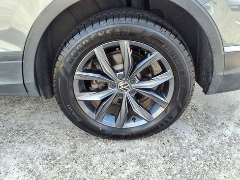 Used 2022 Volkswagen Tiguan SE FWD image 27