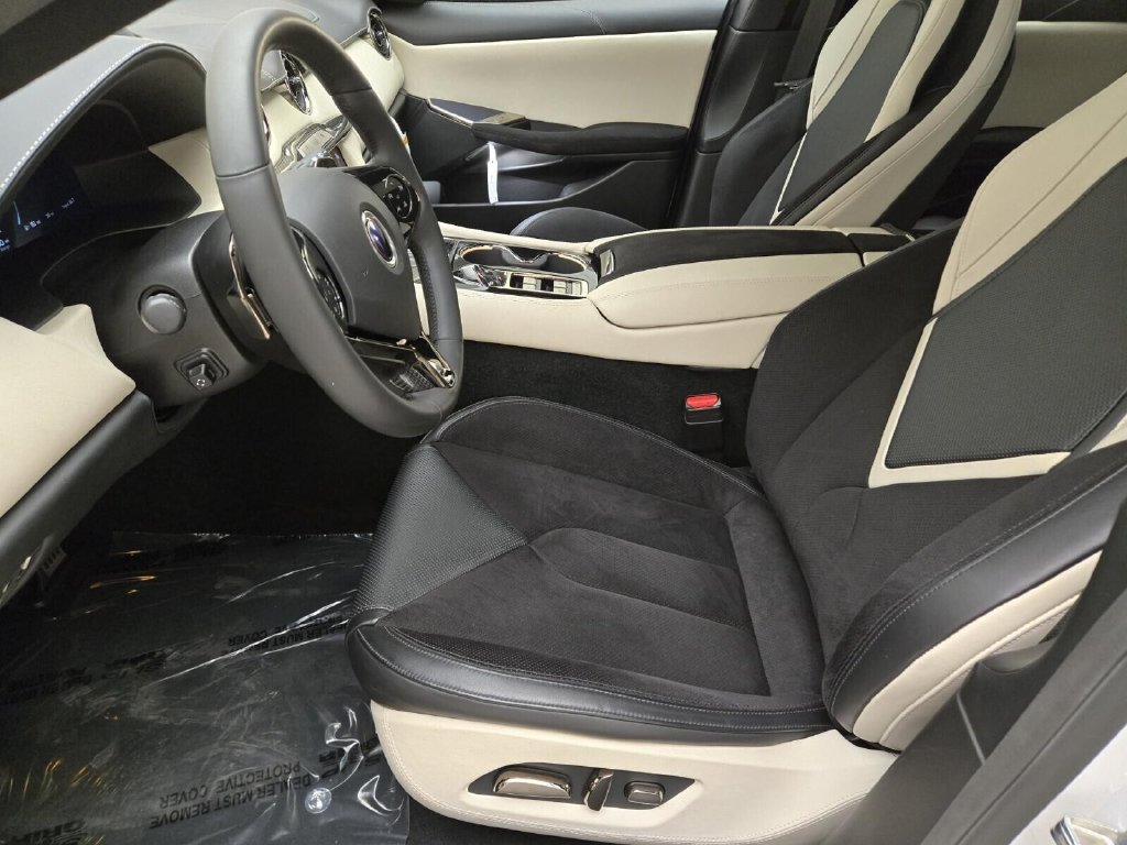 Used 2025 Karma Revero Luxury RWD image 19