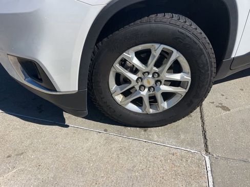 Used 2019 Chevrolet Traverse LT image 31