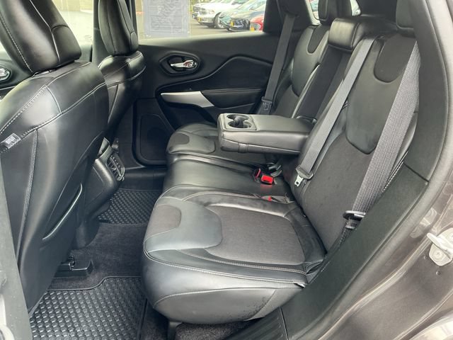 Used 2018 Jeep Cherokee Latitude Plus w/ Comfort/Convenience Group AWD/4WD image 22