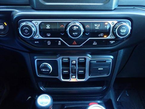 Used 2023 Jeep Wrangler Unlimited Sport AWD/4WD image 17
