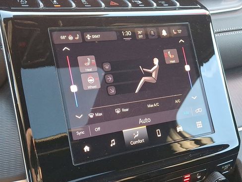 Certified 2025 Jeep Grand Cherokee Altitude image 19