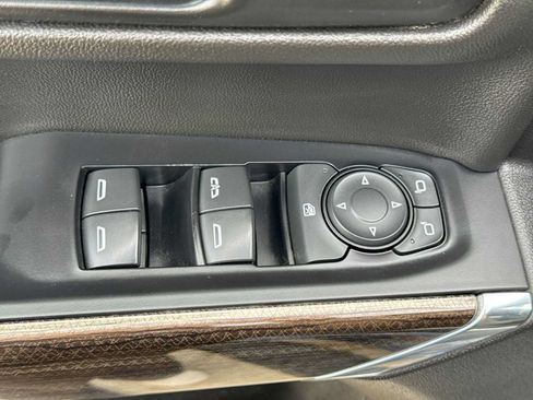 Used 2020 Chevrolet Silverado 1500 LT w/ LT Value Package AWD/4WD image 16