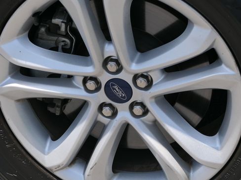 Used 2020 Ford Edge SEL AWD/4WD image 11
