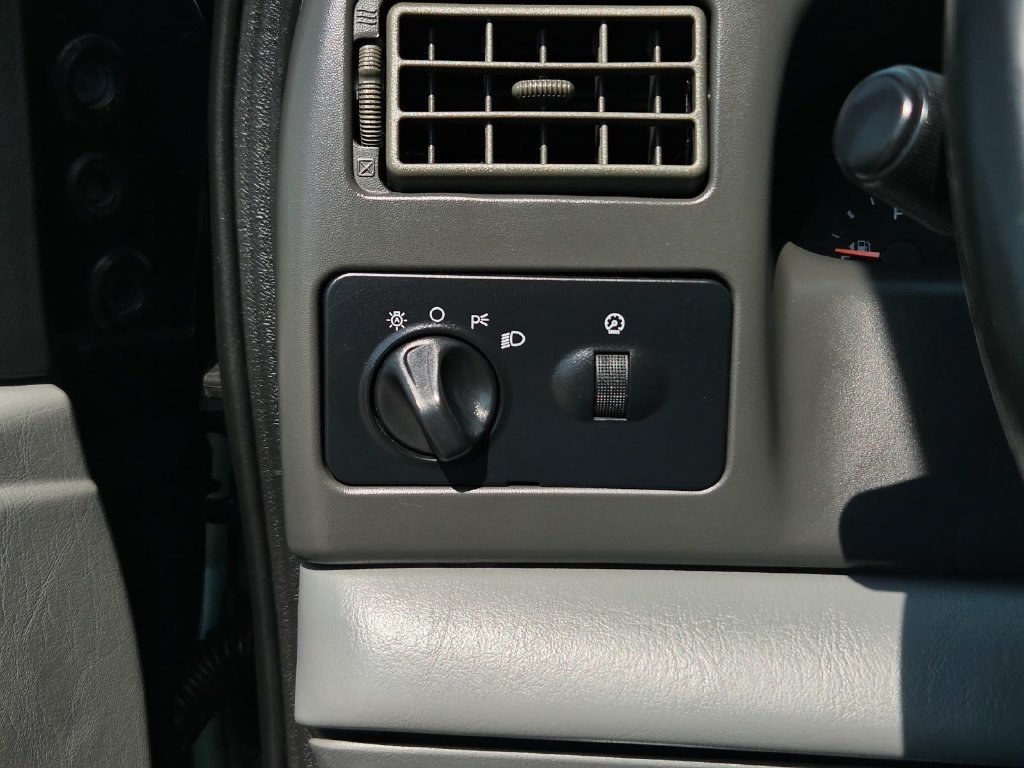 Used 2003 Ford F350 XL RWD image 18