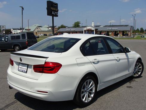 Used 2017 BMW 320i xDrive Sedan AWD/4WD image 6