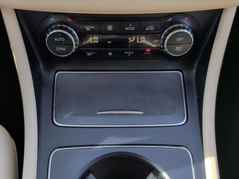 Used 2020 Mercedes-Benz GLA 250 4MATIC image 21