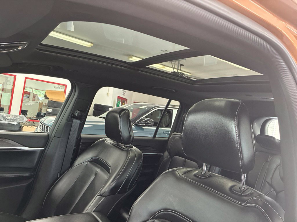 Used 2026 Jeep Grand Cherokee L Limited w/ Limited Altitude Package AWD/4WD image 16