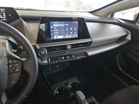 Used 2025 Toyota Prius LE image 20
