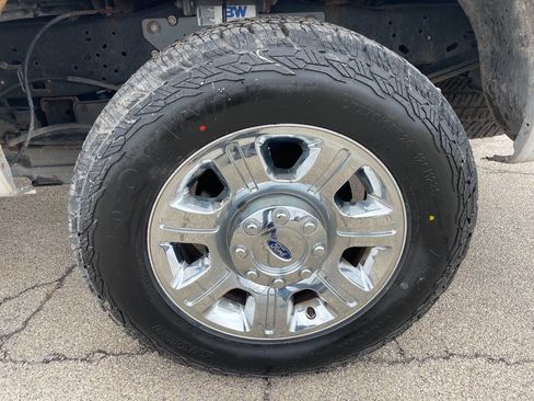 Used 2015 Ford F250 Lariat w/ Chrome Package image 12