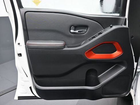 Used 2024 Nissan Frontier PRO-4X w/ Technology Package image 9