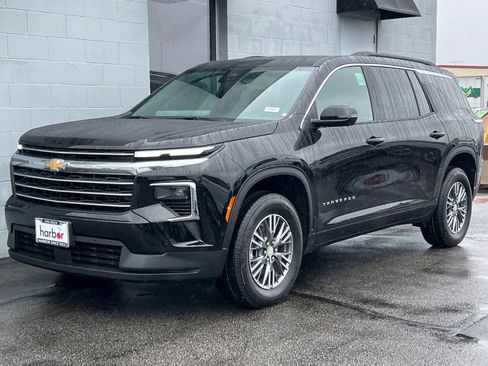 New 2025 Chevrolet Traverse LT w/ Enhanced Driving Package image 7