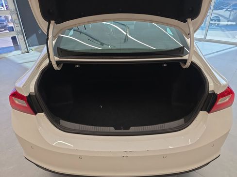 Used 2024 Chevrolet Malibu LT image 28