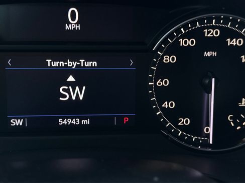 Used 2019 Cadillac XT4 Sport w/ Driver Awareness Package image 11