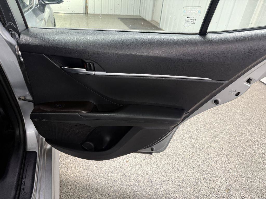 Used 2021 Toyota Camry SE FWD image 26
