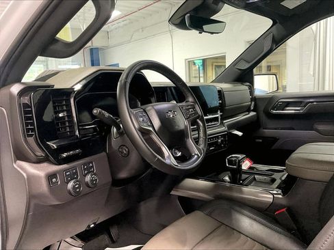 Used 2024 Chevrolet Silverado 1500 ZR2 w/ Technology Package AWD/4WD image 8