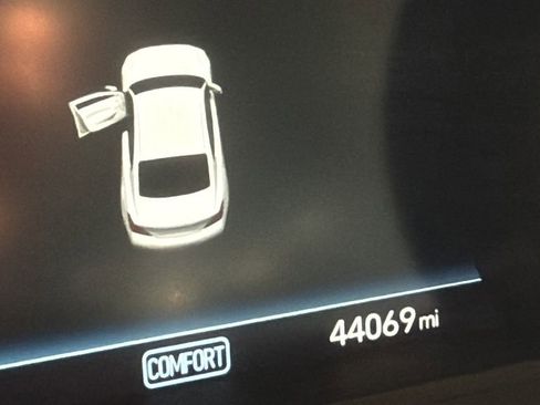 Used 2021 Genesis G70 2.0T w/ Elite Package image 10