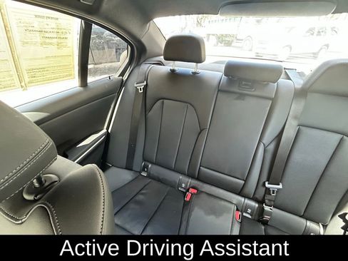 Used 2024 BMW 330i Sedan image 12