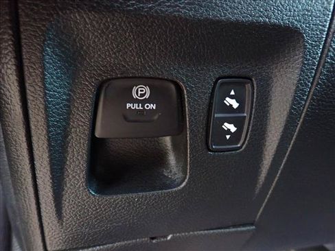Used 2023 RAM 1500 Laramie AWD/4WD image 14