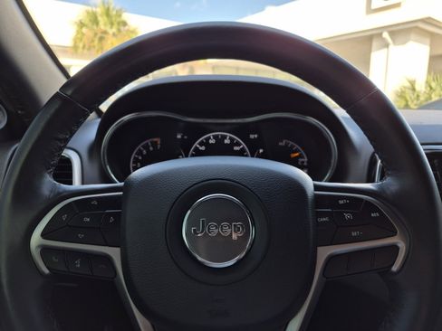 Used 2019 Jeep Grand Cherokee Altitude image 13