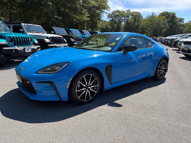 Used 2022 Toyota GR86 RWD image 2